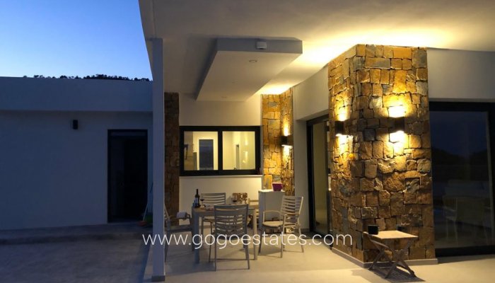 Te koop - Huis - Vrijstaande Villa - Pinoso - Pinoso Centro