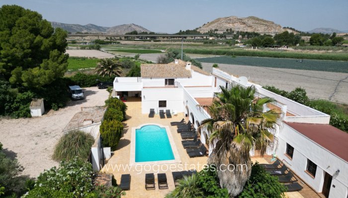 Te koop - Huis - Vrijstaande Villa - Villena - Villena Centro