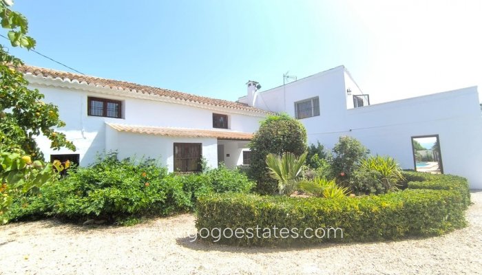 Te koop - Huis - Vrijstaande Villa - Villena - Villena Centro