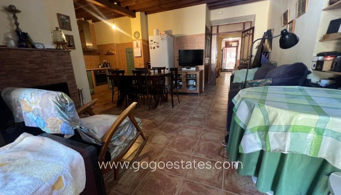 Te koop - Huis - Stadswoning - Pinoso - Pinoso Centro