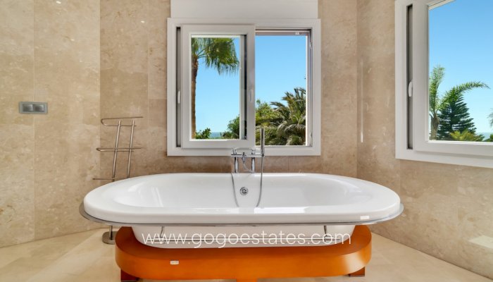 Te koop - Huis - Vrijstaande Villa - Benissa - Benissa Centro