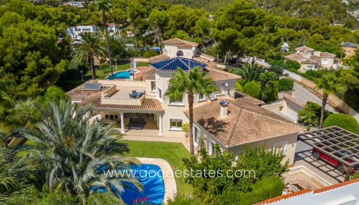 Te koop - Huis - Vrijstaande Villa - Benissa - Benissa Centro