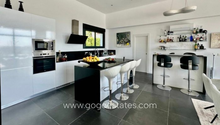 Te koop - Huis - Vrijstaande Villa - Teulada - Moraira