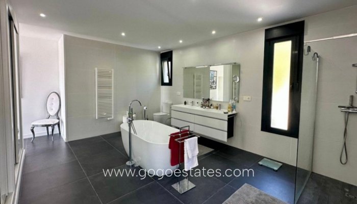 Te koop - Huis - Vrijstaande Villa - Teulada - Moraira