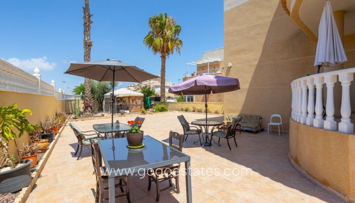 Te koop - Huis - Vrijstaande Villa - Torrevieja - LA SIESTA