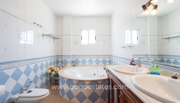 Te koop - Huis - Vrijstaande Villa - Torrevieja - LA SIESTA