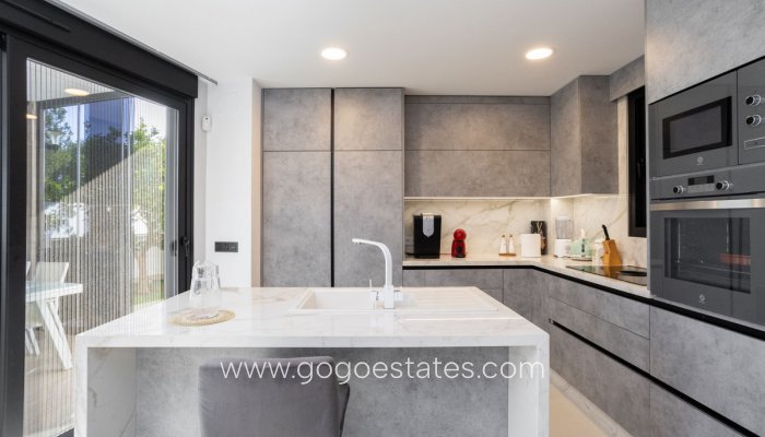 Te koop - Huis - Vrijstaande Villa - Orihuela - Villamartin