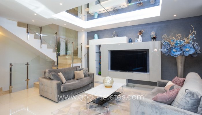 Te koop - Huis - Vrijstaande Villa - Orihuela - Villamartin