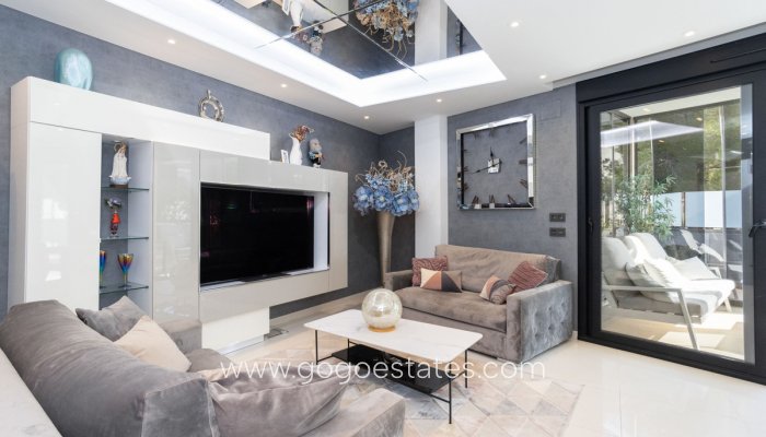 Te koop - Huis - Vrijstaande Villa - Orihuela - Villamartin