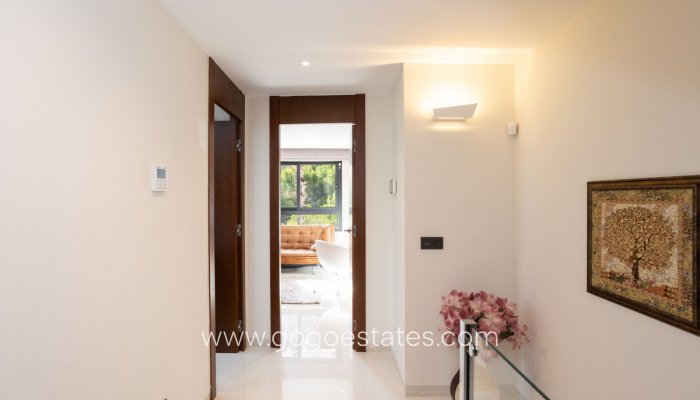 Te koop - Huis - Vrijstaande Villa - Orihuela - Villamartin