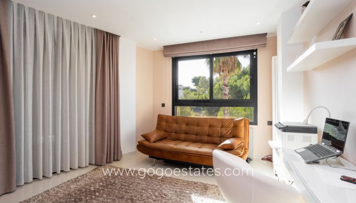 Te koop - Huis - Vrijstaande Villa - Orihuela - Villamartin