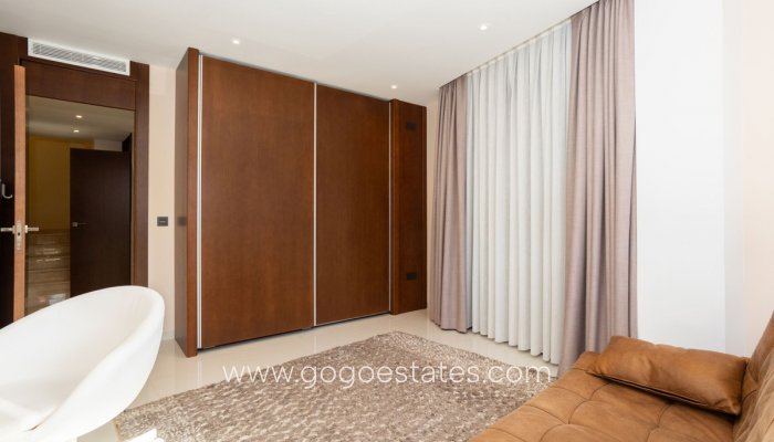 Te koop - Huis - Vrijstaande Villa - Orihuela - Villamartin