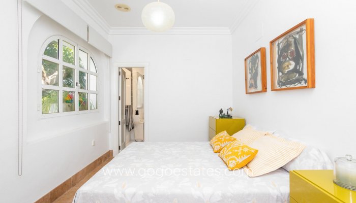 Revente - Maison - Villa Individuelle - Torrevieja - Torrevieja Centro