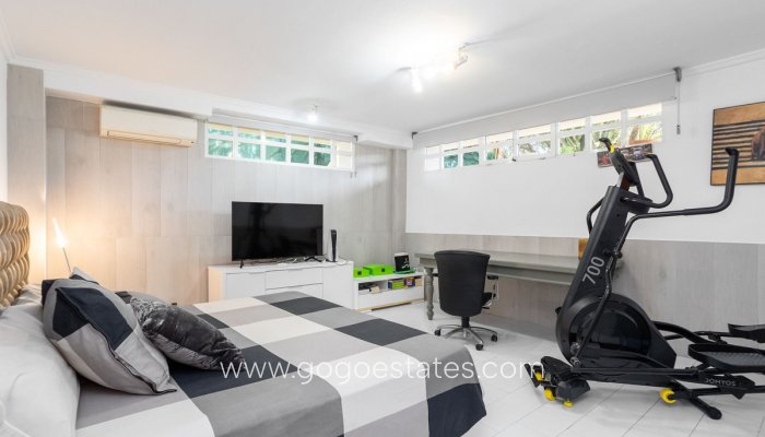 Revente - Maison - Villa Individuelle - Torrevieja - Torrevieja Centro