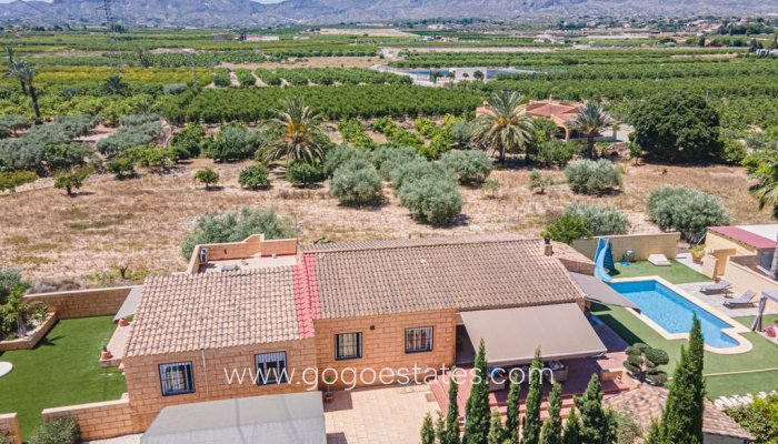 Te koop - Huis - Finca - Cortijo - Albatera - Albatera Centro