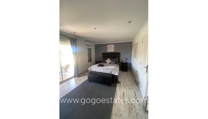 Te koop - Huis - Finca - Cortijo - Albatera - Albatera Centro