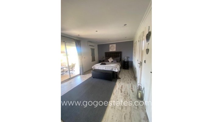 Te koop - Huis - Finca - Cortijo - Albatera - Albatera Centro