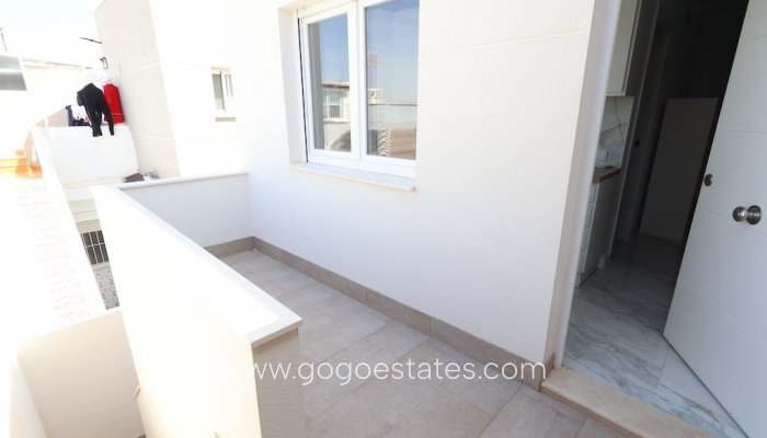 Te koop - Huis - Halfvrijstaande woning - Torrevieja - Nueva Torrevieja