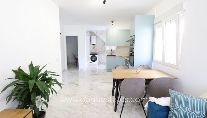 Te koop - Huis - Halfvrijstaande woning - Torrevieja - Nueva Torrevieja