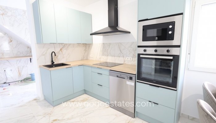 Te koop - Huis - Halfvrijstaande woning - Torrevieja - Nueva Torrevieja