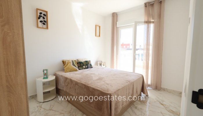 Te koop - Huis - Halfvrijstaande woning - Torrevieja - Nueva Torrevieja