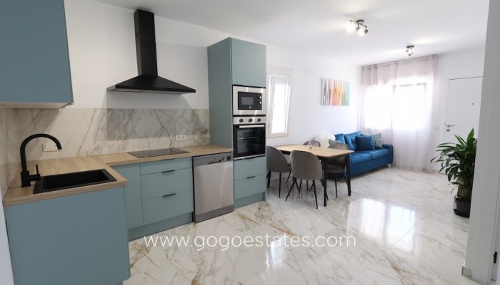 Te koop - Huis - Halfvrijstaande woning - Torrevieja - Nueva Torrevieja