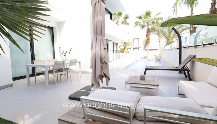 Te koop - Huis - Vrijstaande Villa - Rojales - Quesada