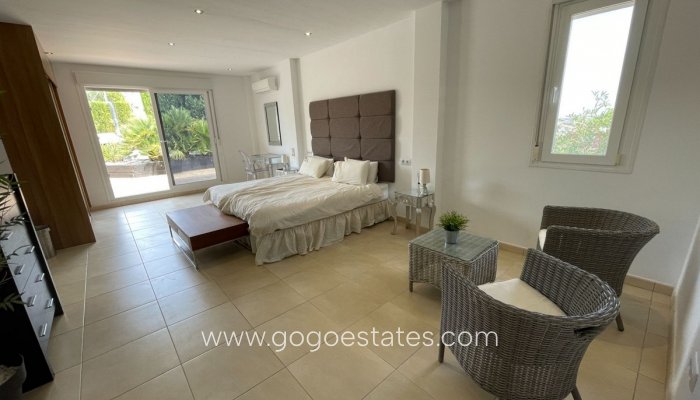 Te koop - Huis - Vrijstaande Villa - Monforte del Cid - Monforte del Cid Centro