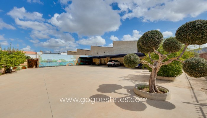 Te koop - Huis - Vrijstaande Villa - Orihuela - Orihuela Centro