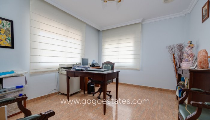 Te koop - Huis - Vrijstaande Villa - Orihuela - Orihuela Centro