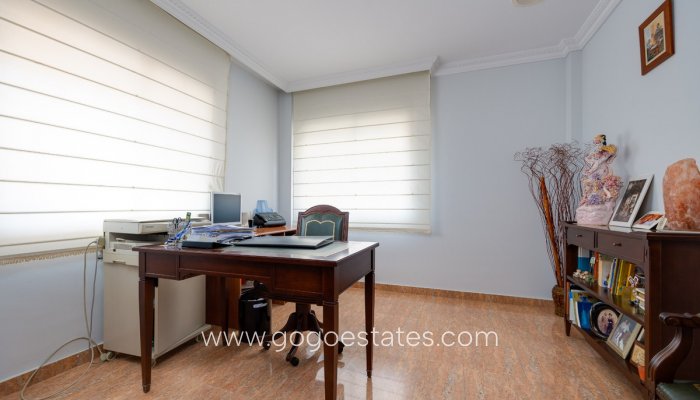 Te koop - Huis - Vrijstaande Villa - Orihuela - Orihuela Centro