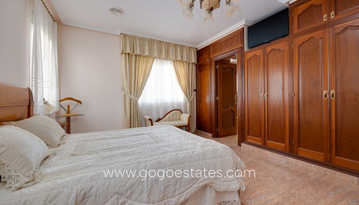 Te koop - Huis - Vrijstaande Villa - Orihuela - Orihuela Centro