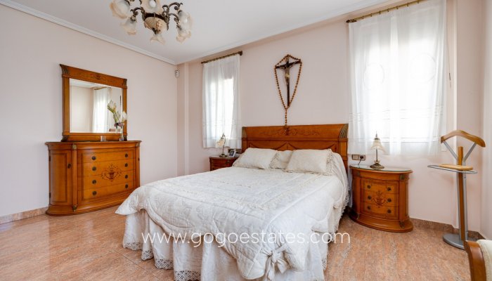 Te koop - Huis - Vrijstaande Villa - Orihuela - Orihuela Centro
