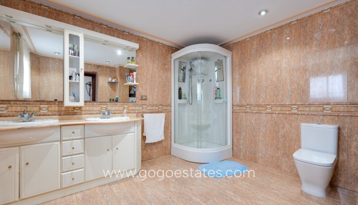 Te koop - Huis - Vrijstaande Villa - Orihuela - Orihuela Centro