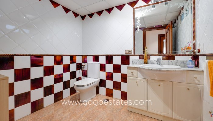 Te koop - Huis - Vrijstaande Villa - Orihuela - Orihuela Centro