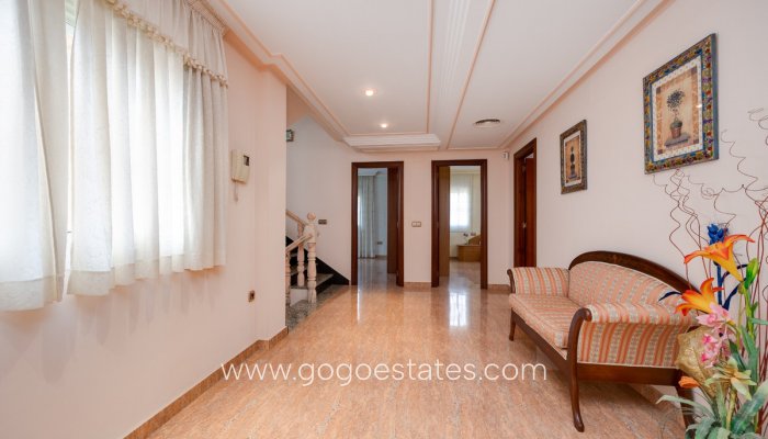 Te koop - Huis - Vrijstaande Villa - Orihuela - Orihuela Centro