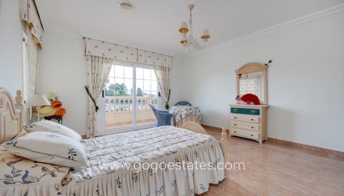 Te koop - Huis - Vrijstaande Villa - Orihuela - Orihuela Centro