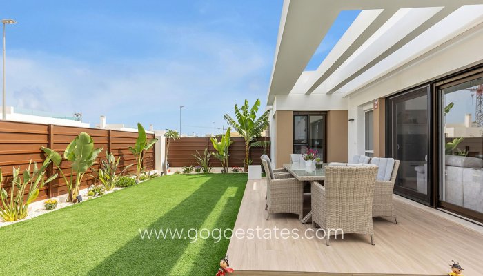 Te koop - Huis - Halfvrijstaande woning - Orihuela - Vista Bella Golf