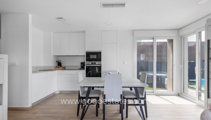 Te koop - Huis - Halfvrijstaande woning - Orihuela - Vista Bella Golf