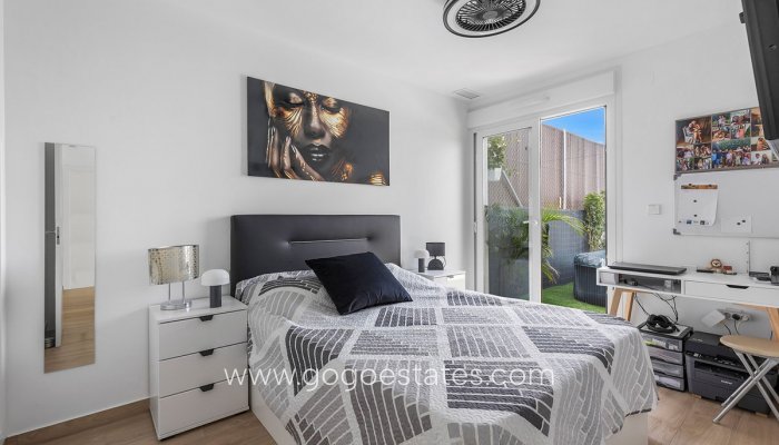 Te koop - Huis - Halfvrijstaande woning - Orihuela - Vista Bella Golf