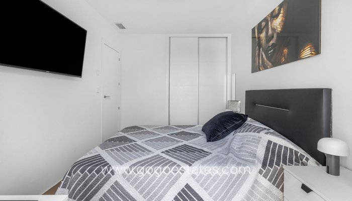 Te koop - Huis - Halfvrijstaande woning - Orihuela - Vista Bella Golf