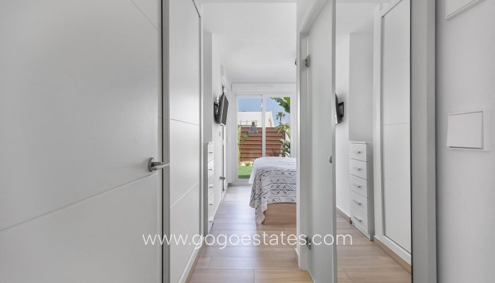 Te koop - Huis - Halfvrijstaande woning - Orihuela - Vista Bella Golf