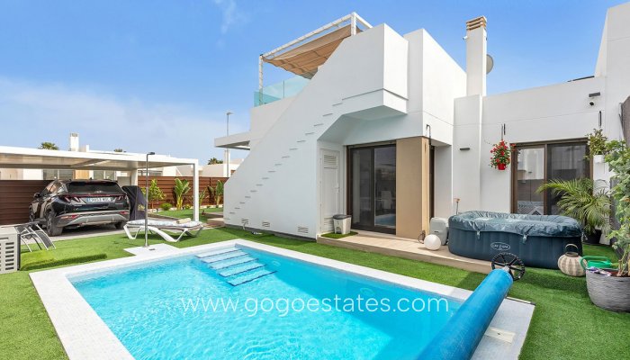 Te koop - Huis - Halfvrijstaande woning - Orihuela - Vista Bella Golf