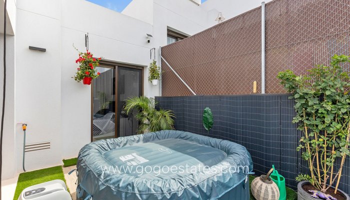 Te koop - Huis - Halfvrijstaande woning - Orihuela - Vista Bella Golf