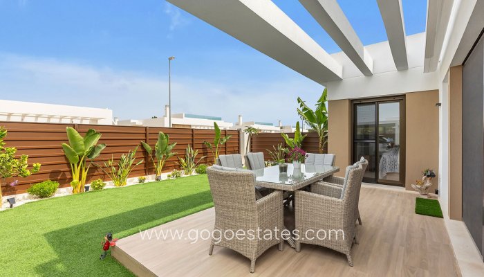 Te koop - Huis - Halfvrijstaande woning - Orihuela - Vista Bella Golf