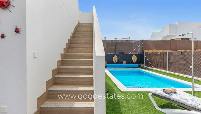 Te koop - Huis - Halfvrijstaande woning - Orihuela - Vista Bella Golf