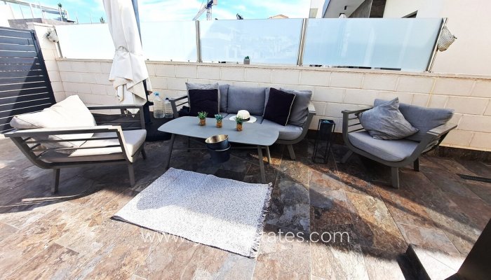 Te koop - Huis - Vrijstaande Villa - Orihuela - Villamartin