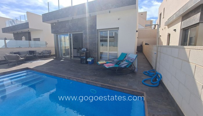 Te koop - Huis - Vrijstaande Villa - Orihuela - Villamartin