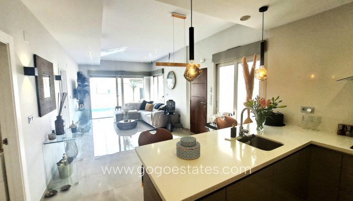 Te koop - Huis - Vrijstaande Villa - Orihuela - Villamartin