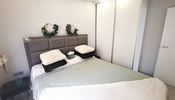 Te koop - Huis - Vrijstaande Villa - Orihuela - Villamartin